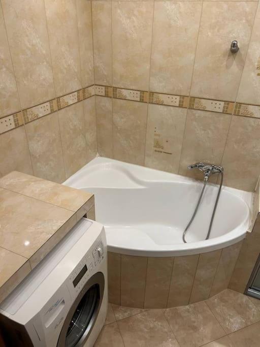 Big Apart - Rynek 8 - Nice View - 3 Rooms - 9 People Wroclaw Luaran gambar