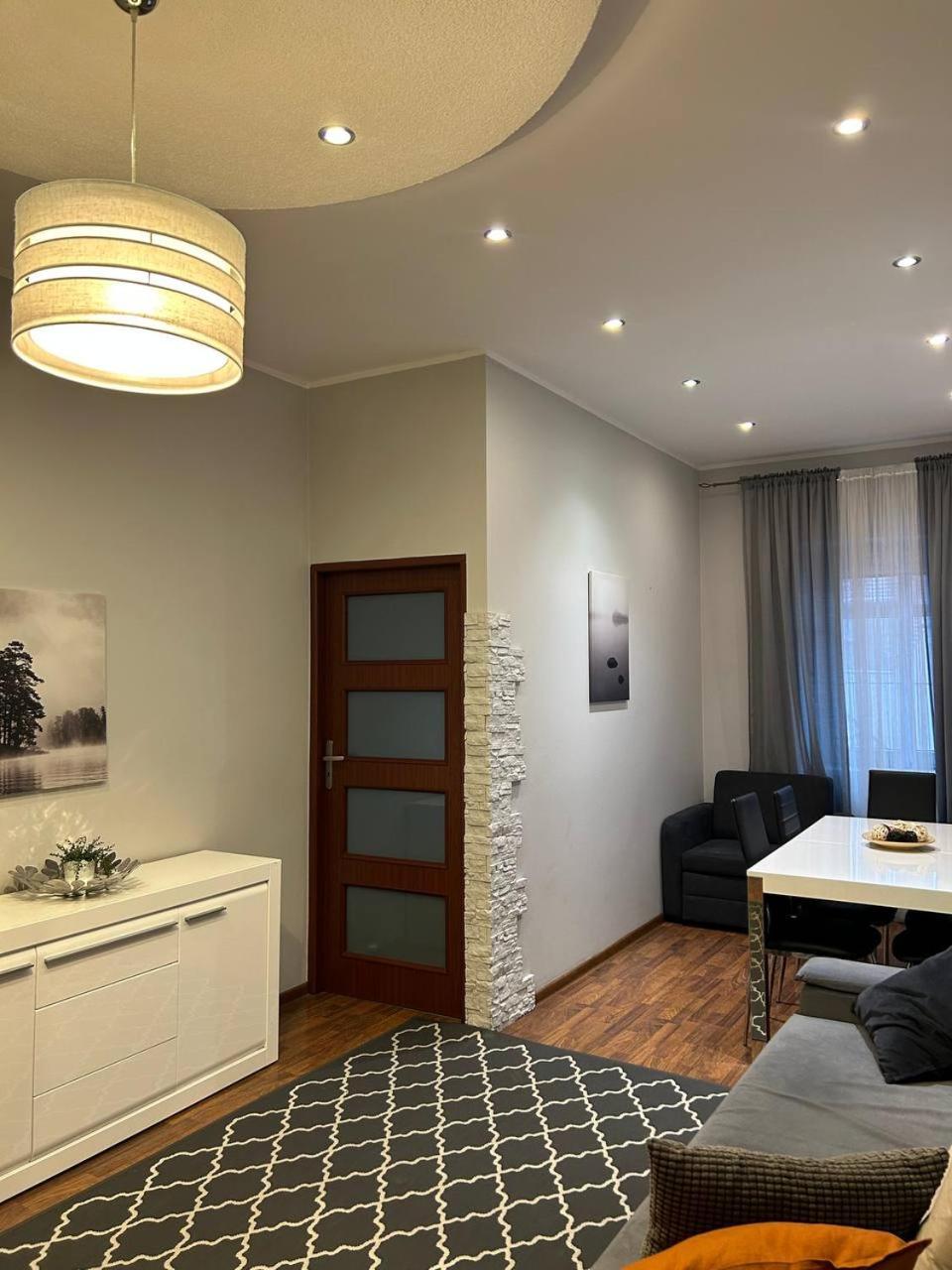 Big Apart - Rynek 8 - Nice View - 3 Rooms - 9 People Wroclaw Luaran gambar