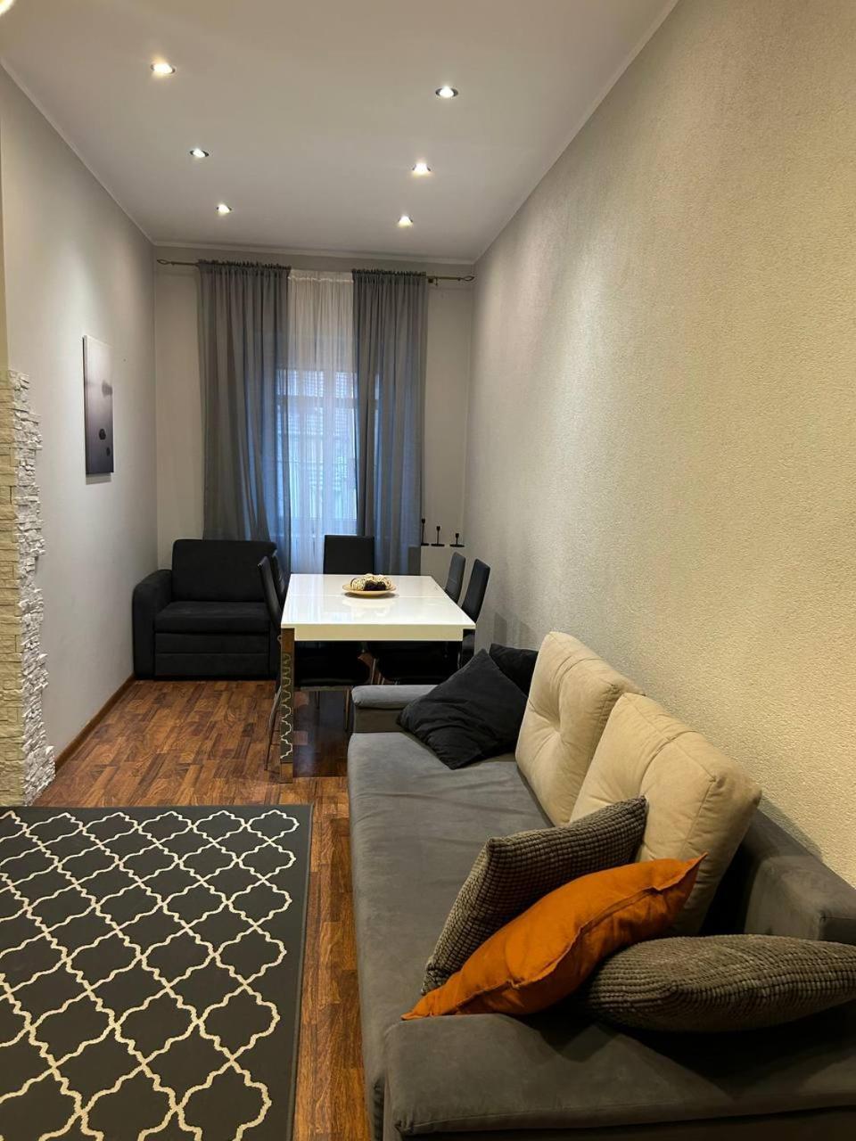 Big Apart - Rynek 8 - Nice View - 3 Rooms - 9 People Wroclaw Luaran gambar